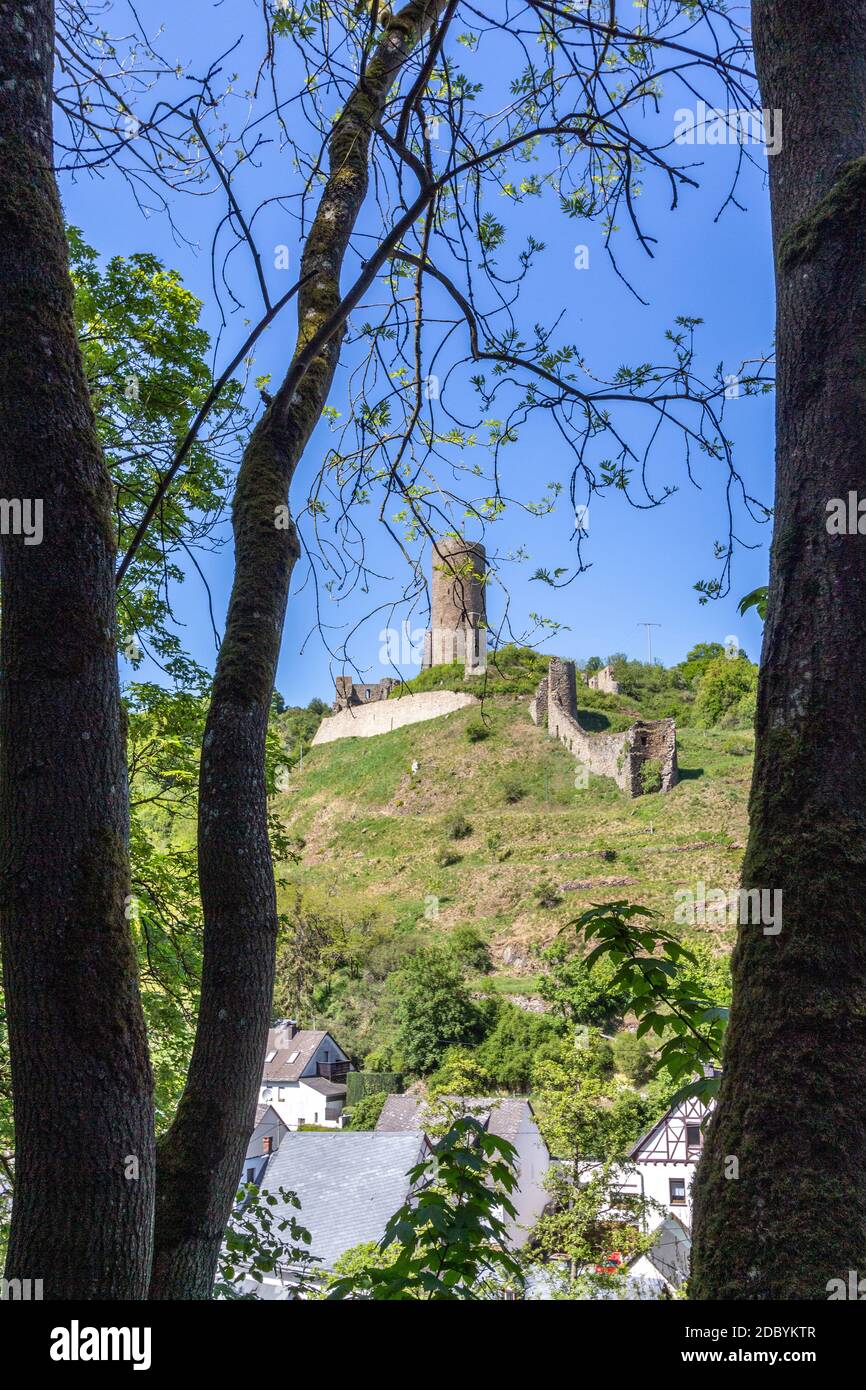 Vista panoramica al villaggio Monreal nel Eifel, Renania-Palatinato Foto Stock