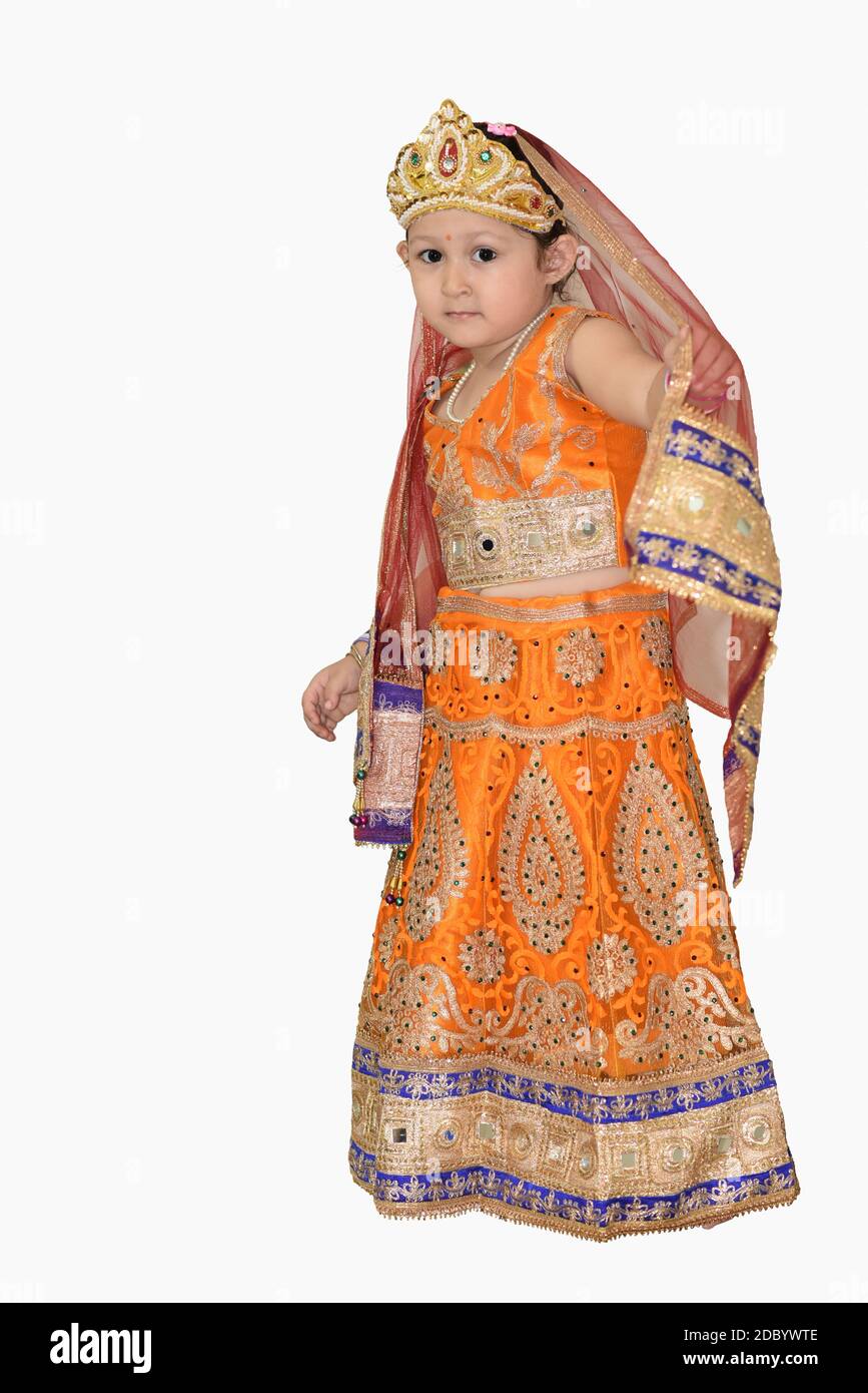Bambina in abito tradizionale indiano. Foto Stock