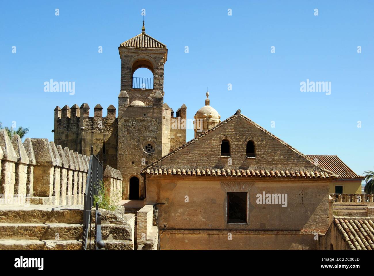 Mura del Castello presso la Fortezza del Palazzo dei Re Cristiani (Alcazar de los Reyes Cristianos), Cordova, Provincia di Cordova, Andalusia, Spagna, Europa. Foto Stock