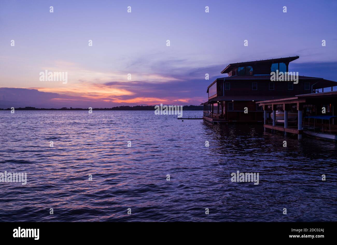 Atlantic tramonto al mare in Bocas del Toro. Panama. Foto Stock