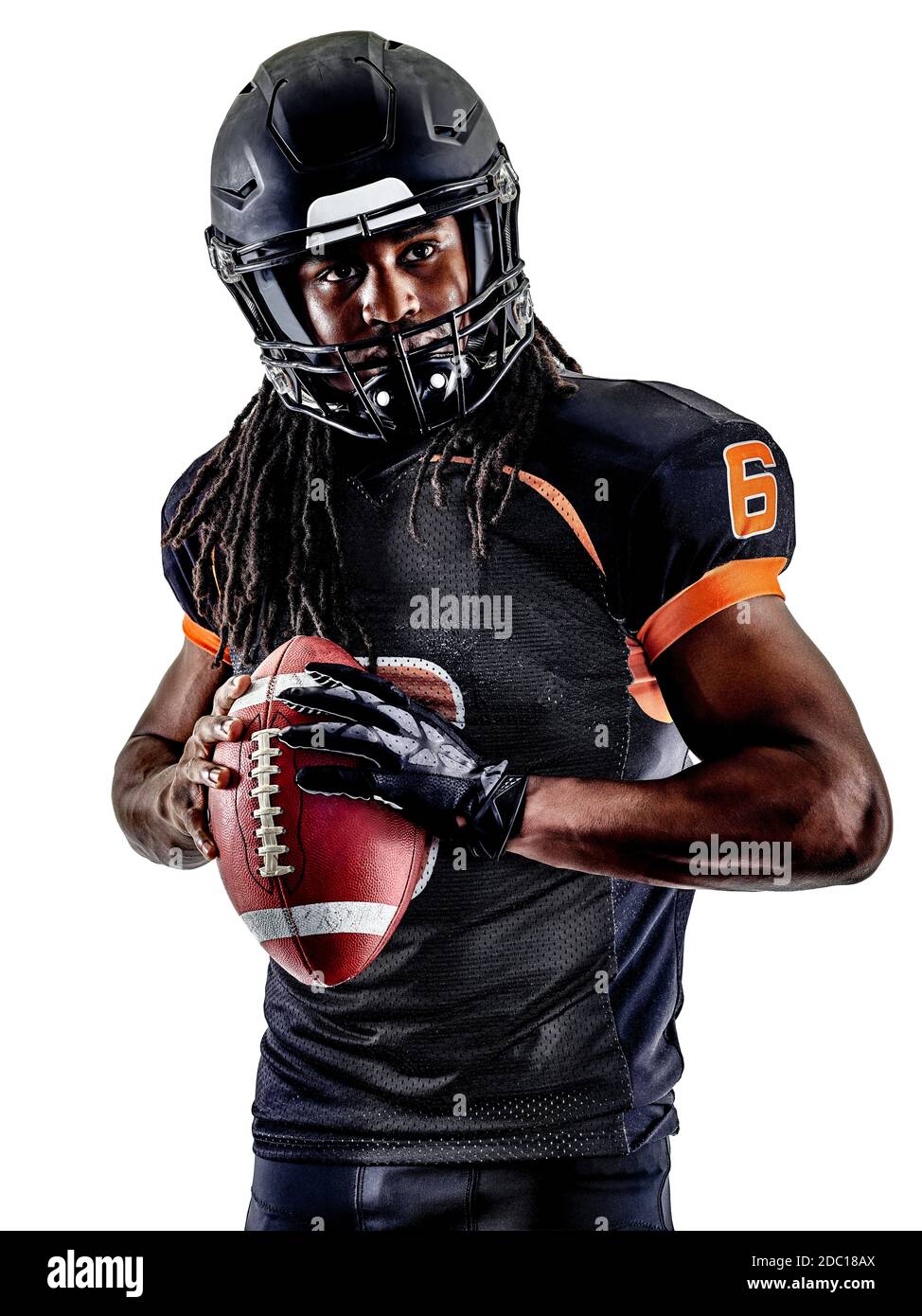 Un giocatore di football americano uomo isolato su sfondo bianco Foto Stock