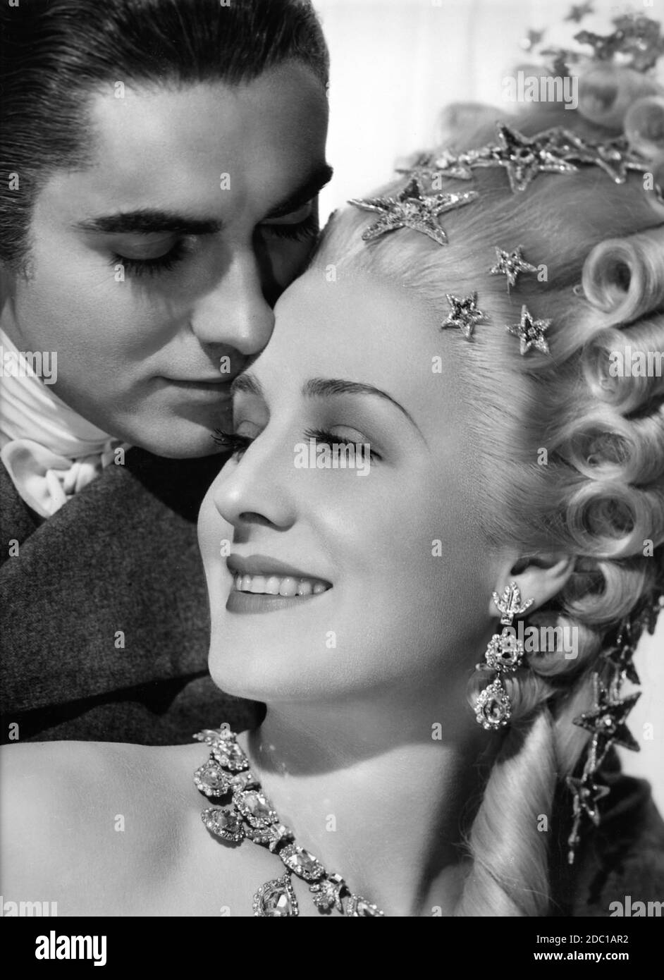 TYRONE POWER e NORMA SHEARER Ritratto di Laszlo WILLINGER per MARIA ANTONIETTA 1938 regista W.S. VAN DYKE Metro Goldwyn Mayer Foto Stock