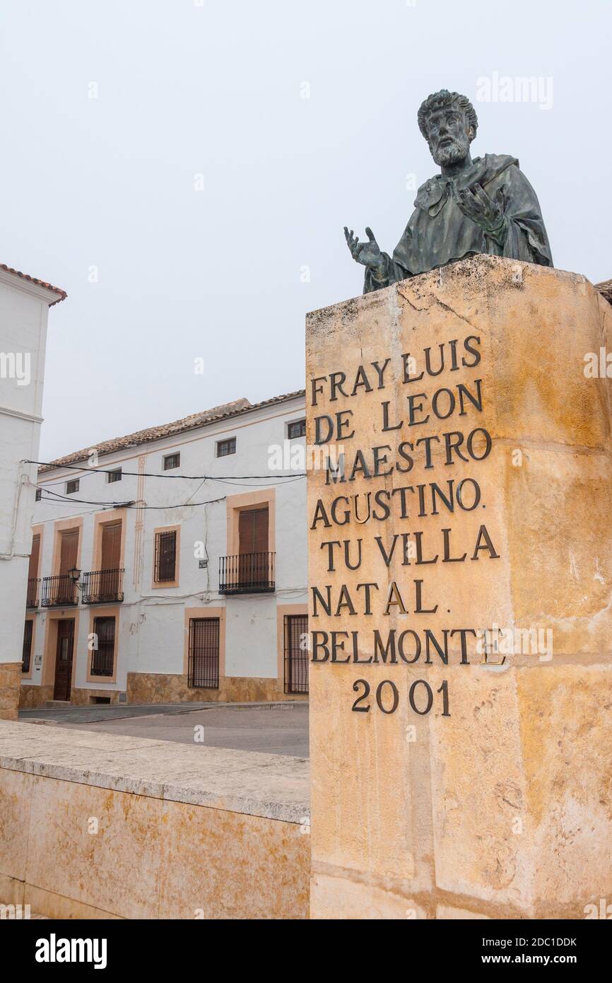 Estatua de Fray Luis de León. Provincia di Cuenca. Castilla la Mancha. España. Foto Stock