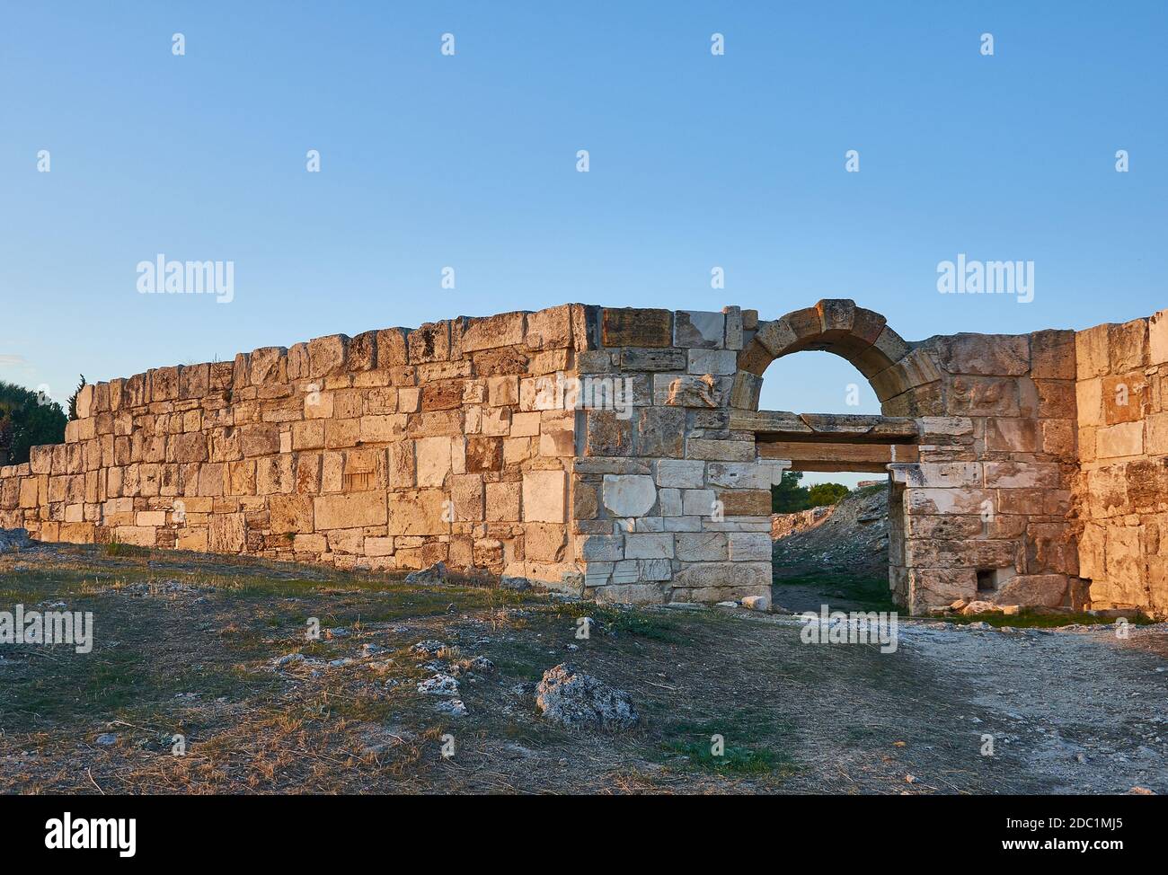 Antica tappa nelle rovine della Città Antica di Hierapolis. Pamukkale, Turchia Foto Stock