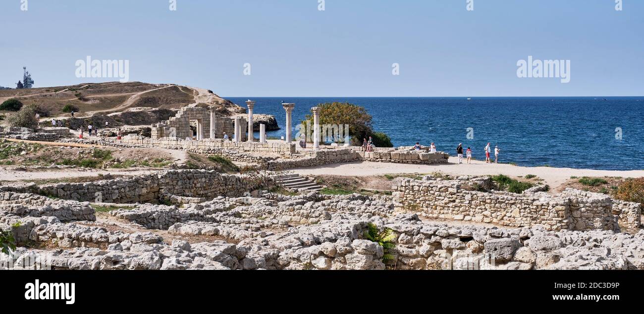 Le rovine del Chersonesos Taurica, Sevastopol, Crimea Peninsula.Tourists visitare le attrazioni. Foto Stock