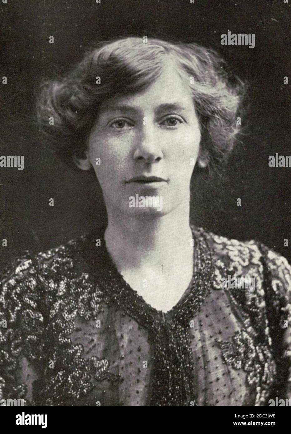 CICELY HAMILTON (1872-1952) autore inglese, suffragette, drammaturgo e femminista che ha composto il testo per 'la marcia delle Donne' composto da Ethel Smyth. Foto circa 1906. Foto Stock