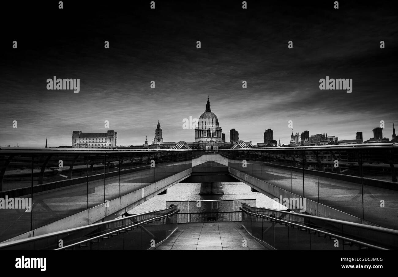 Millennium Bridge Foto Stock