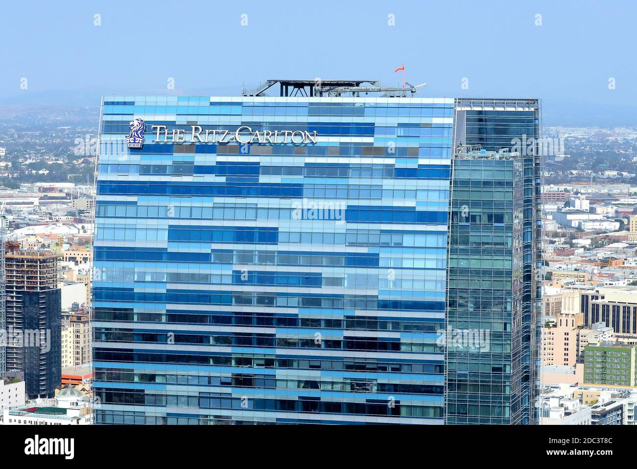 The Ritz Carlton Hotel at Los Angeles, California, Stati Uniti. Hotel Ritz-Carlton con facciata moderna negli Stati Uniti. Foto Stock