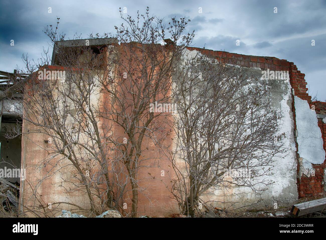 Edifici distrutti e detriti dopo la war.picture dell'Apocalisse Foto Stock