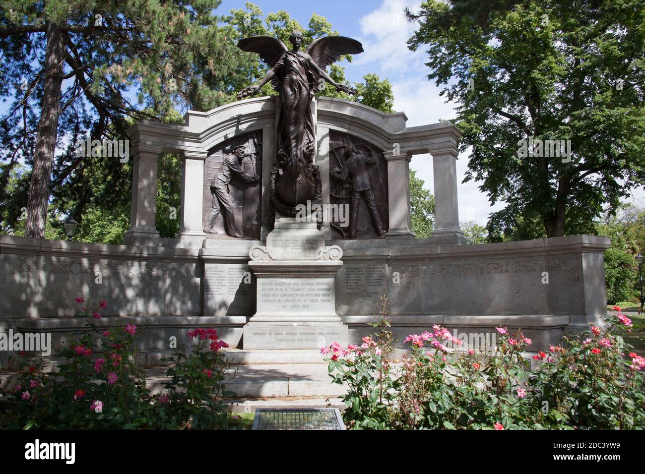 Un memoriale per gli ingegneri che hanno perso la vita del Titanic, a Southampton, Hampshire nel Regno Unito, preso il 10 luglio 2020 Foto Stock