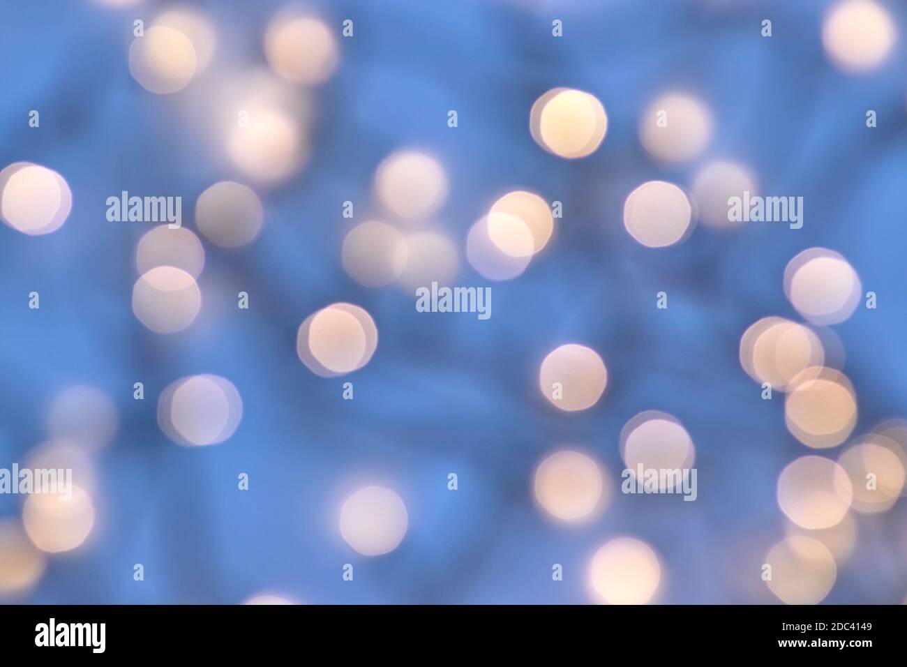 Sfondo astratto fatto di luci di Natale offuscate. Foto Stock