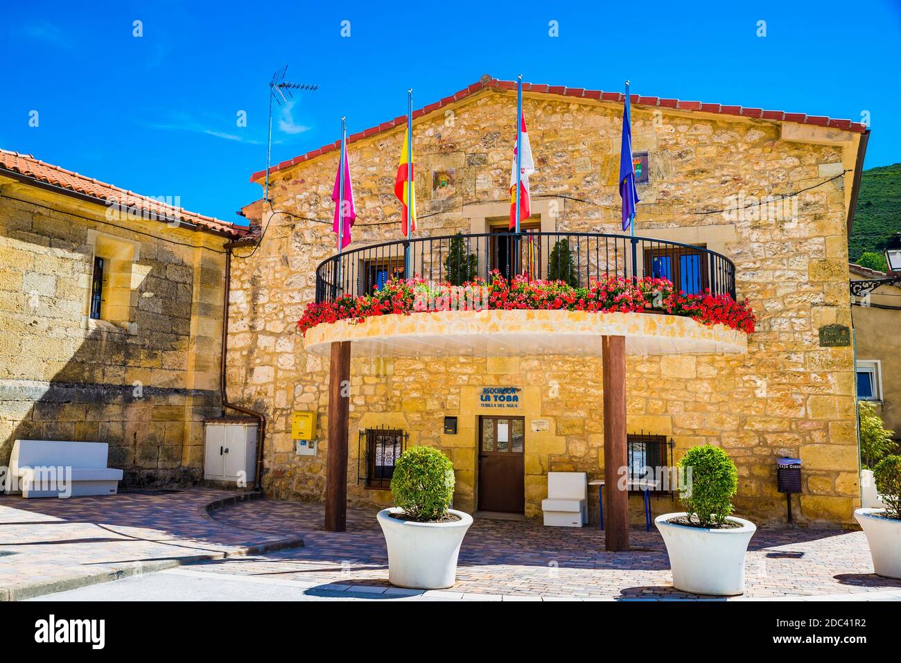 Municipio. Tubilla del Agua, Valle del Rudrón, regione di Páramos, Burgos, Castilla y Leon, Spagna, Europa. Foto Stock