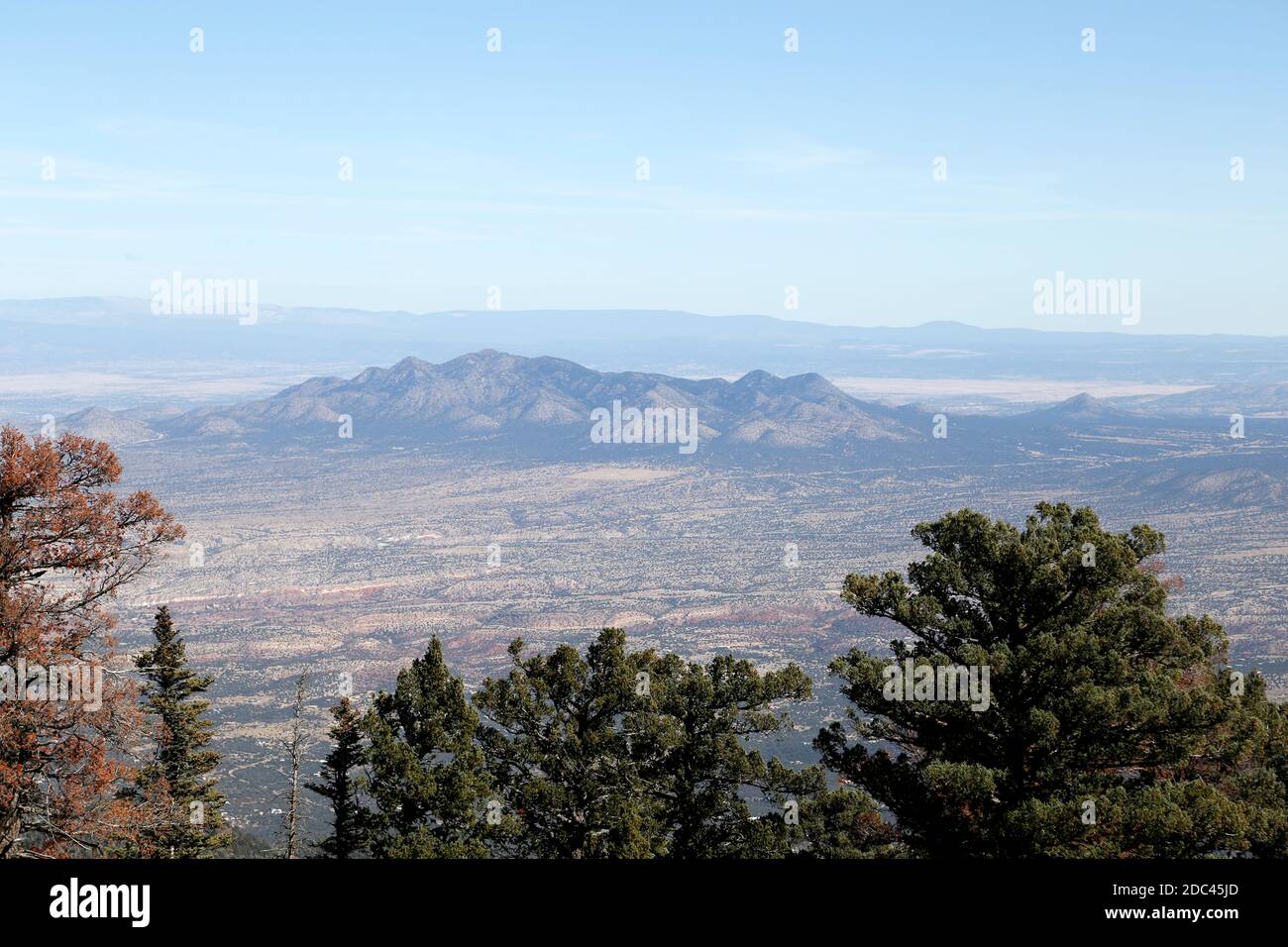 Vista dal Sandia Peak nella Cibola National Forest in New Mexico il 26 settembre 2016. Foto Stock