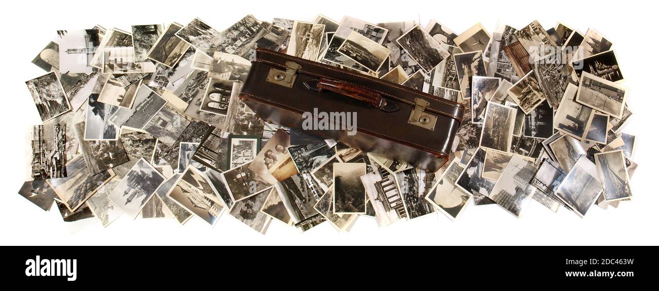 Vecchie cartoline nostalgiche con una valigia d'epoca Foto Stock