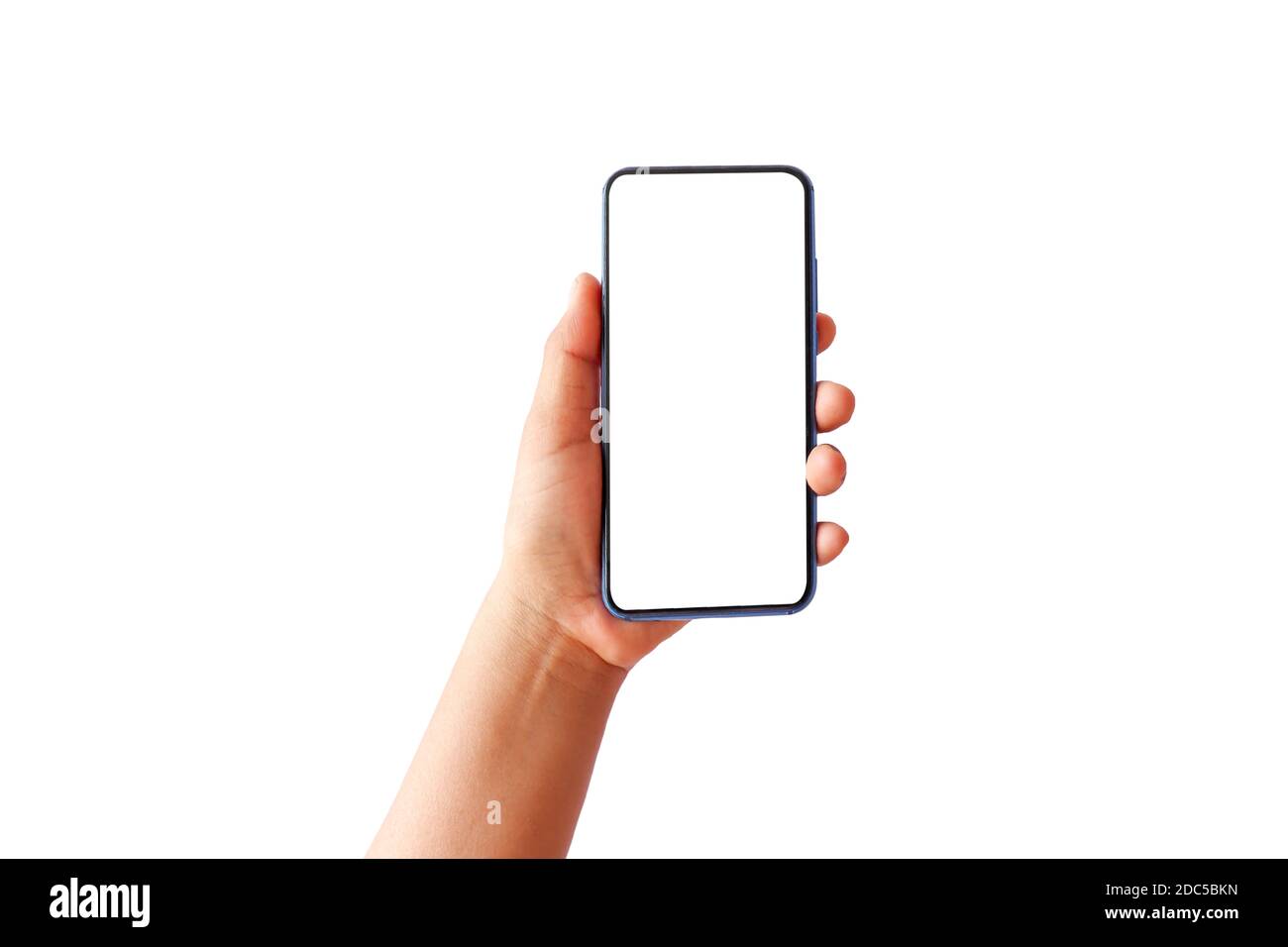 Donna mano che tiene moderno telefono cellulare e schermo bianco isolato su sfondo bianco. Foto Stock