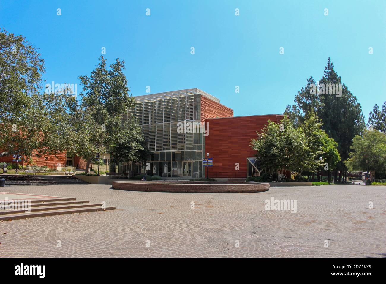 Los Angeles, California - 23 luglio 2017: Herb Alpert School of Music nel campus dell'Università della California, Los Angeles (UCLA). Foto Stock