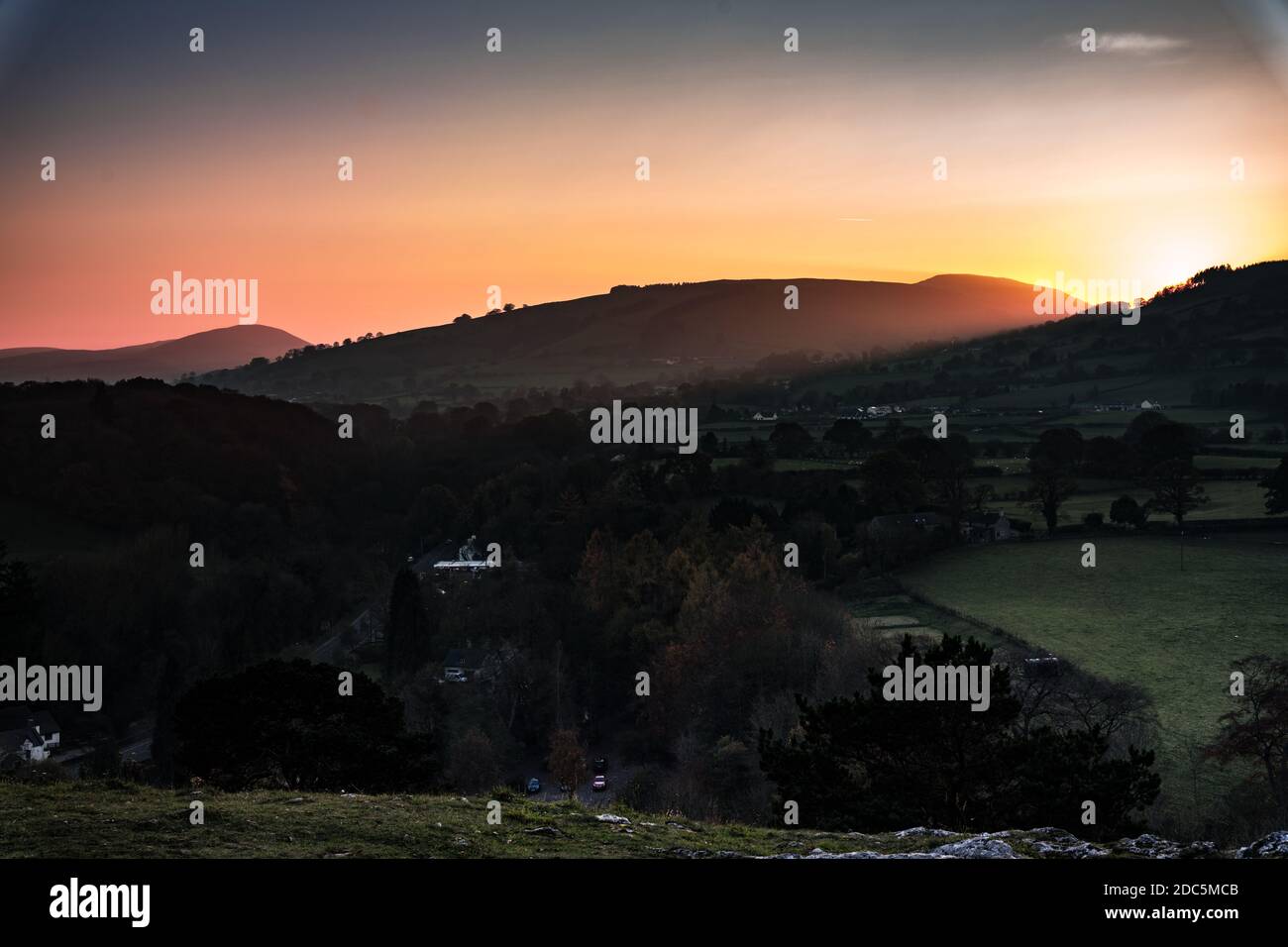 Loggerheads Country Park e il percorso Leete vicino a Mold, confine con il Denbighshire Flintshire, Galles del Nord, Regno Unito. Foto Stock