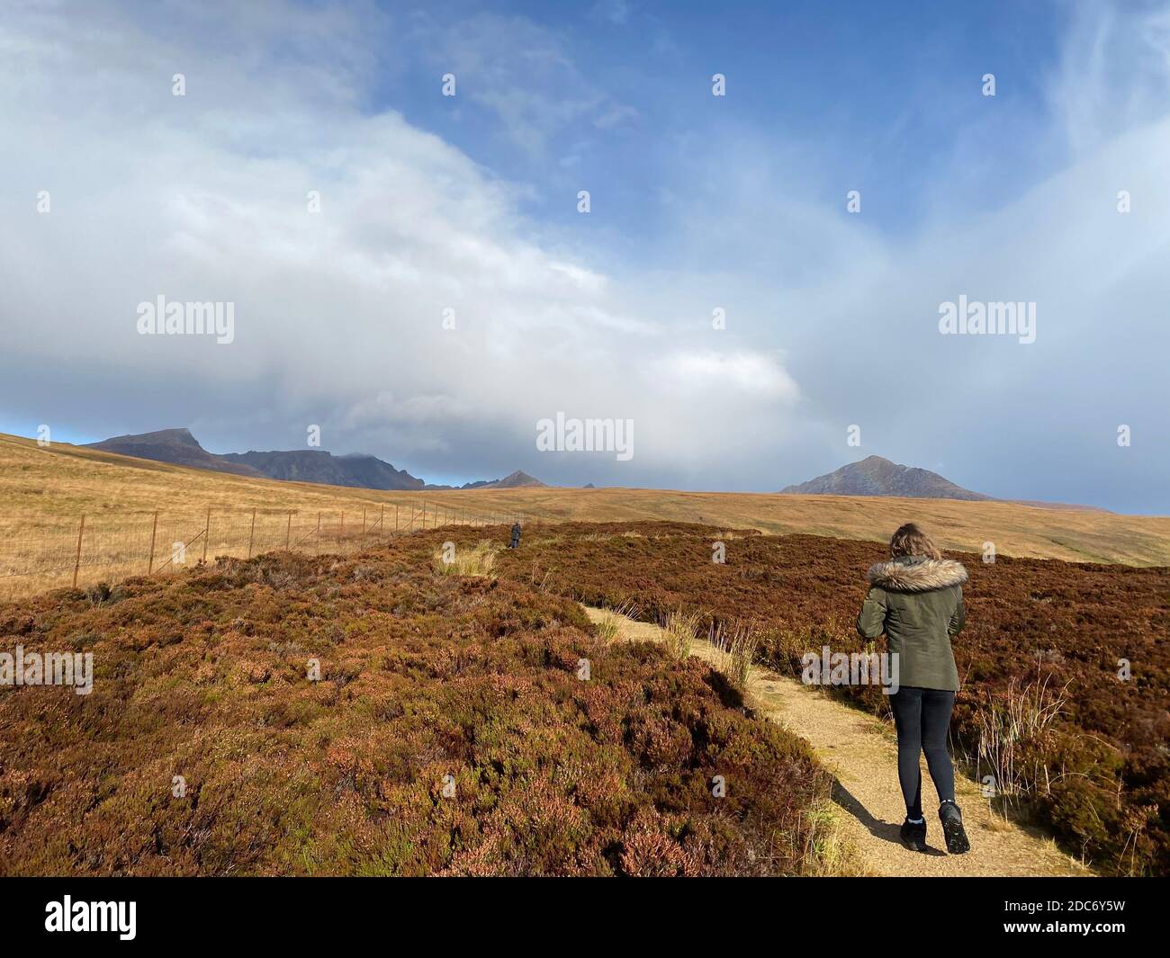 Camminando nelle colline di Arran in Scozia Foto Stock