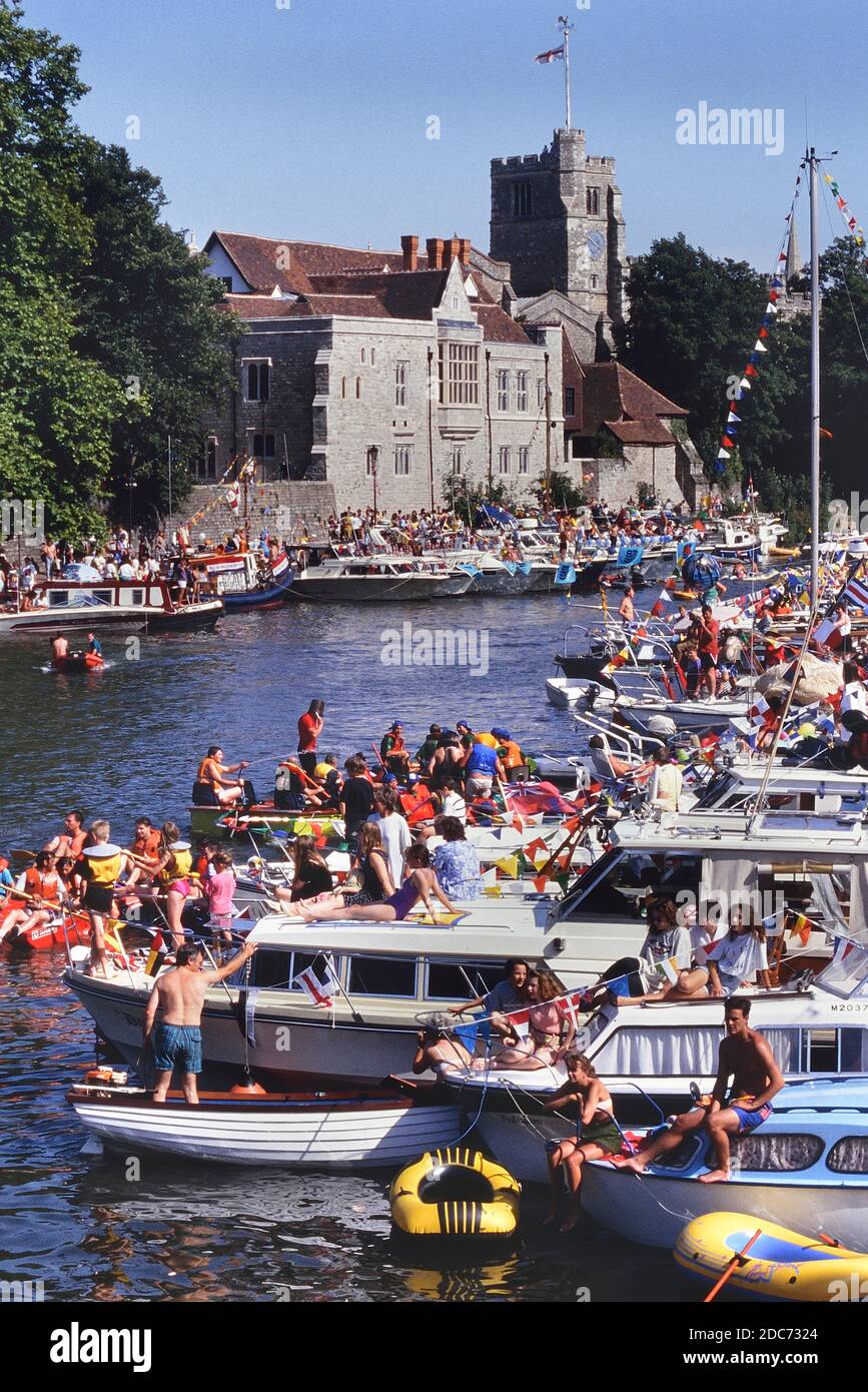 Il Maidstone fiume Festival, Kent, Inghilterra, Regno Unito. Circa ottanta Foto Stock