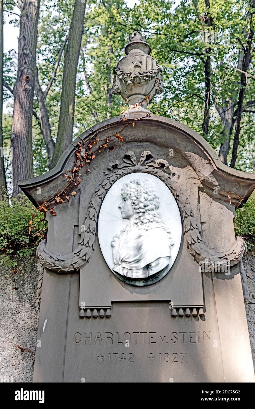 Weimar, antico cimitero: Tomba di Charlotte von Stein, amico di Goethe; Weimar, alter Friedhof: Grab von Charliotte contro Stein Foto Stock