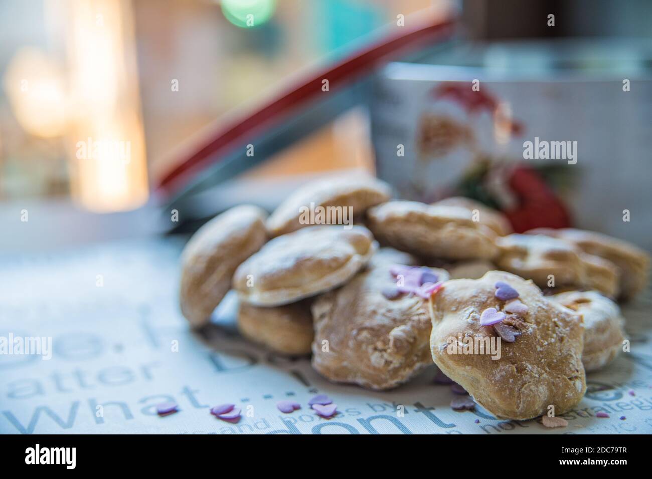 Biscotti appena sfornati fatti in casa Foto Stock