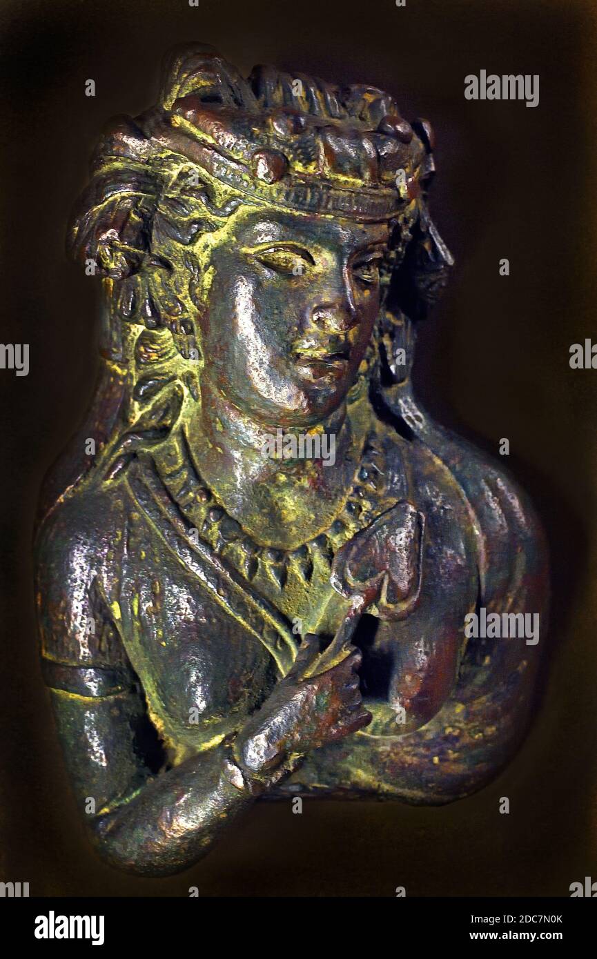 Apollo Italia Meridional VII secolo a.C. Bronzo Italiano, ( Apollo Dio degli oracoli, guarigione, tiro con l'arco, musica e arti, luce solare, conoscenza, mandrie e greggi, e protezione dei giovani ) Foto Stock