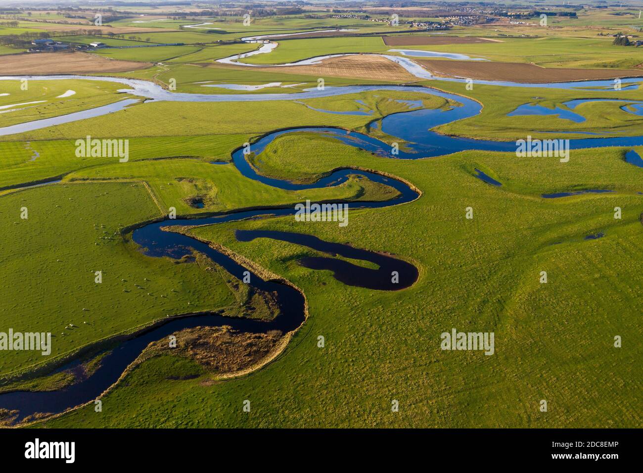 Vista aerea delle formazioni di Oxbow sul fiume Clyde, Lanarkshire meridionale, Scozia. Foto Stock