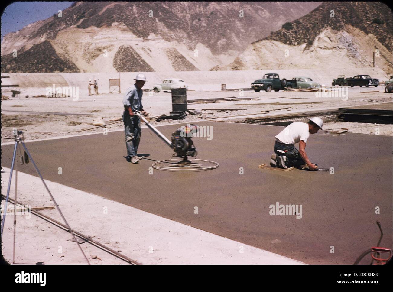 Santa Felicia Dam, 1955-56, Lago Piru, Contea di Ventura Foto Stock