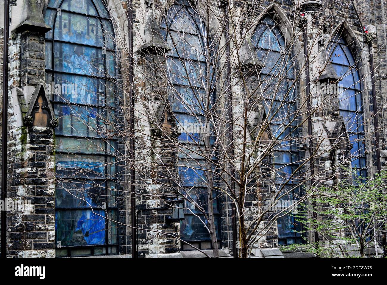 Storico chiesa costruzione finestre e porte Foto Stock