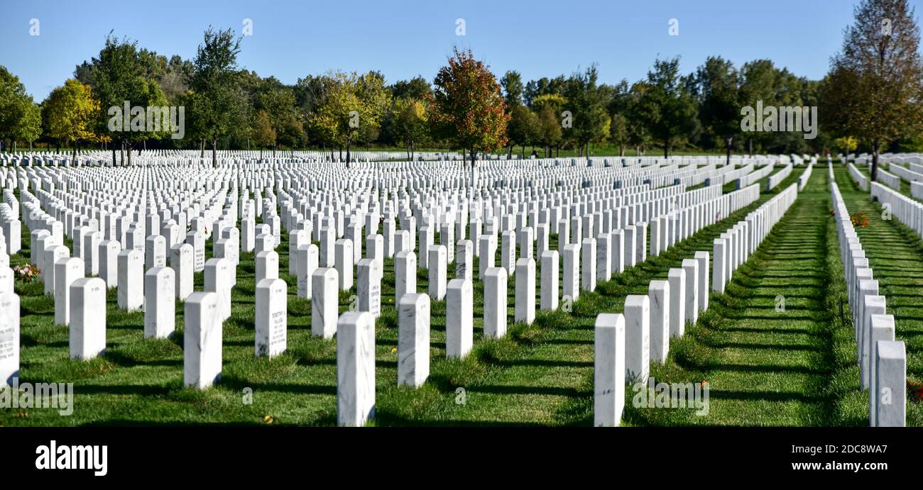 file di storici cimitero marcatori cimitero Foto Stock