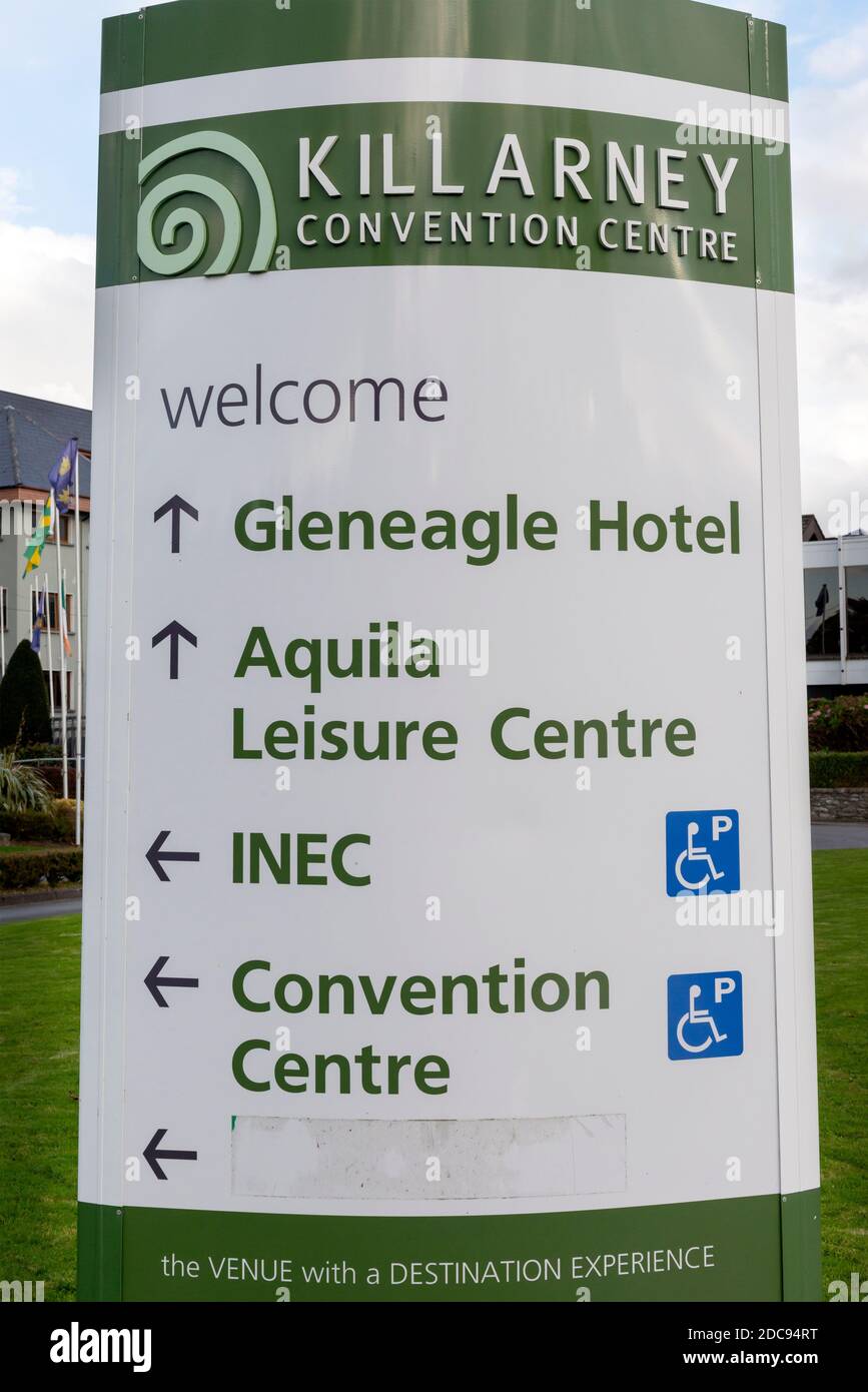 Killarney Convention Centre o informazioni INEC e indicazioni per il Gleneagle Hotel a Killarney, Contea di Kerry, Irlanda Foto Stock