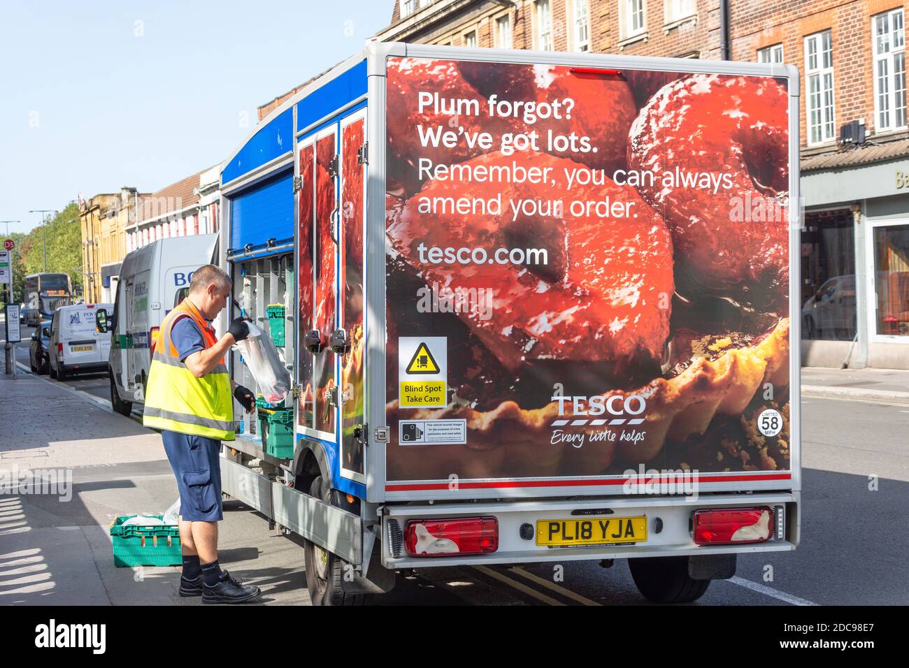 Tesco home food delivery van, New Road, Oxford, Oxfordshire, Inghilterra, Regno Unito Foto Stock