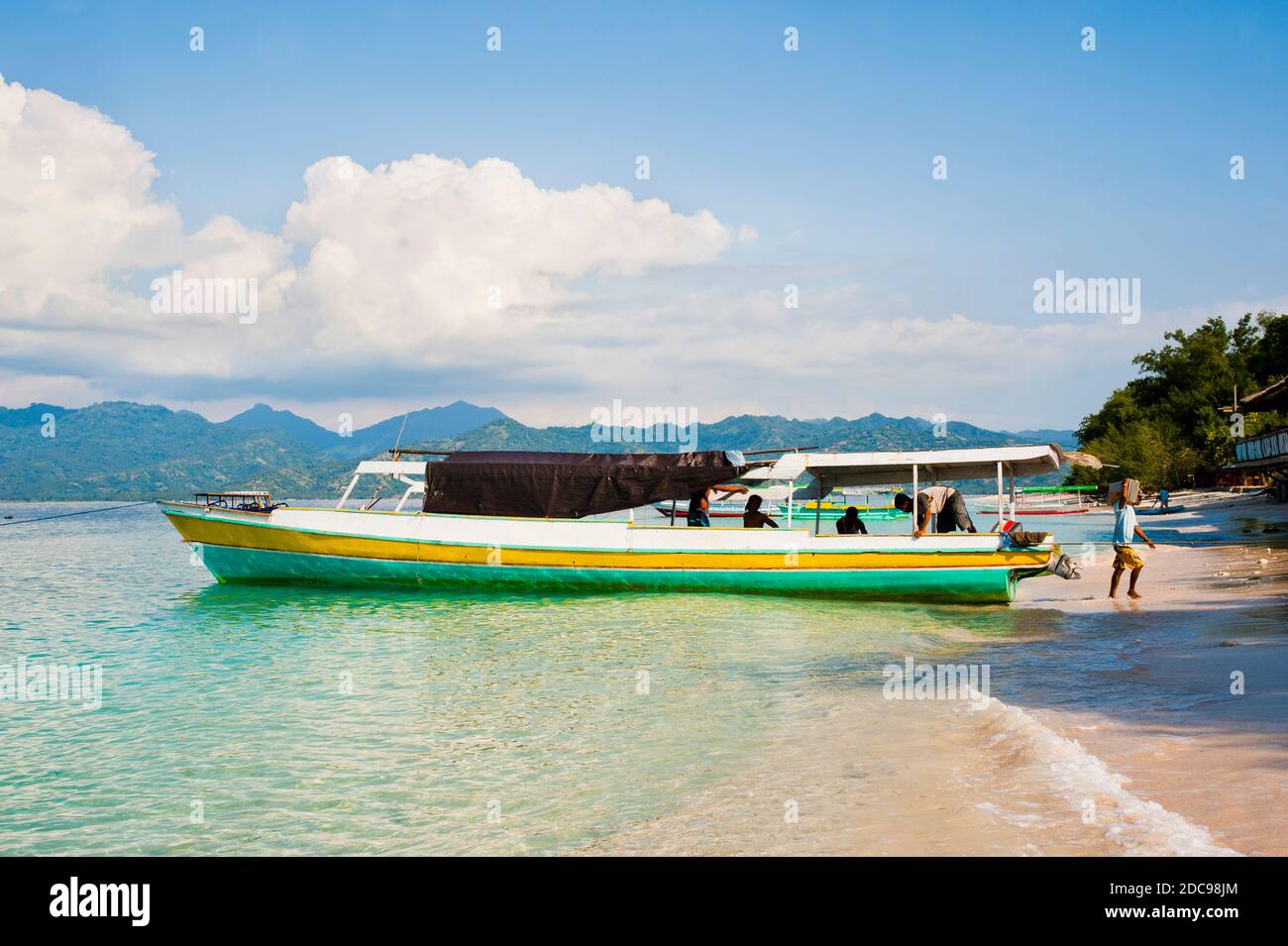 Scarico forniture, Gili meno, Isole Gili, Indonesia, Asia, Asia Foto Stock