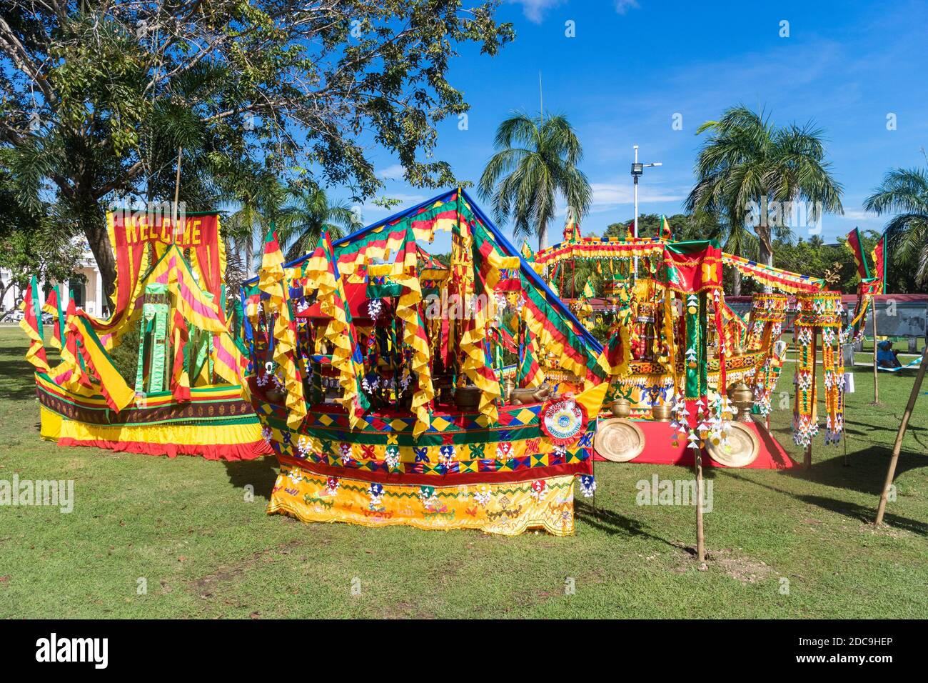 Sfilata colorata durante il Festival Shareff Kabunsuan a Cotabato City, Filippine Foto Stock