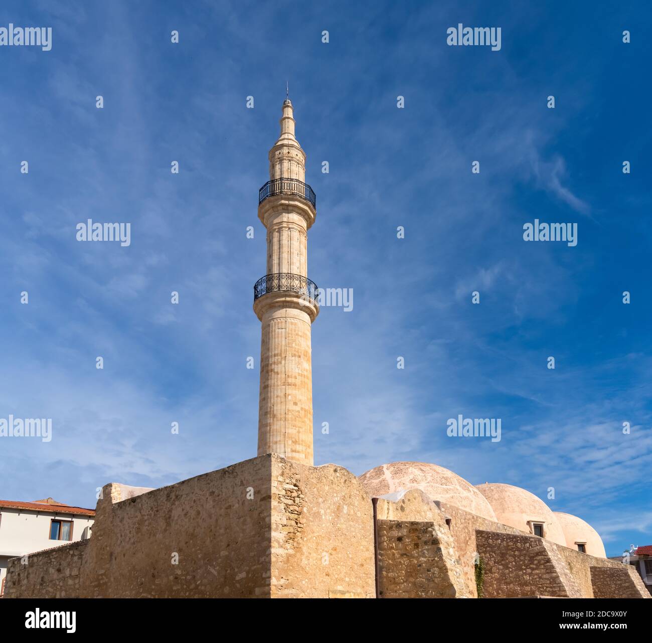 La moschea di Neratze (originariamente Chiesa di Santa Maria e convento) a Rethymno (anche Retimno, Rethymnon e Rhíthymnos) è una città dell'isola di Creta Foto Stock