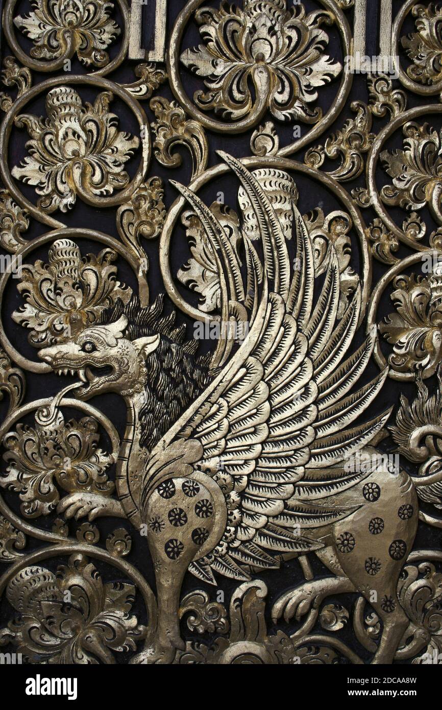 Leone alato balinese - decorazione della porta al Tempio di Besakih Foto Stock