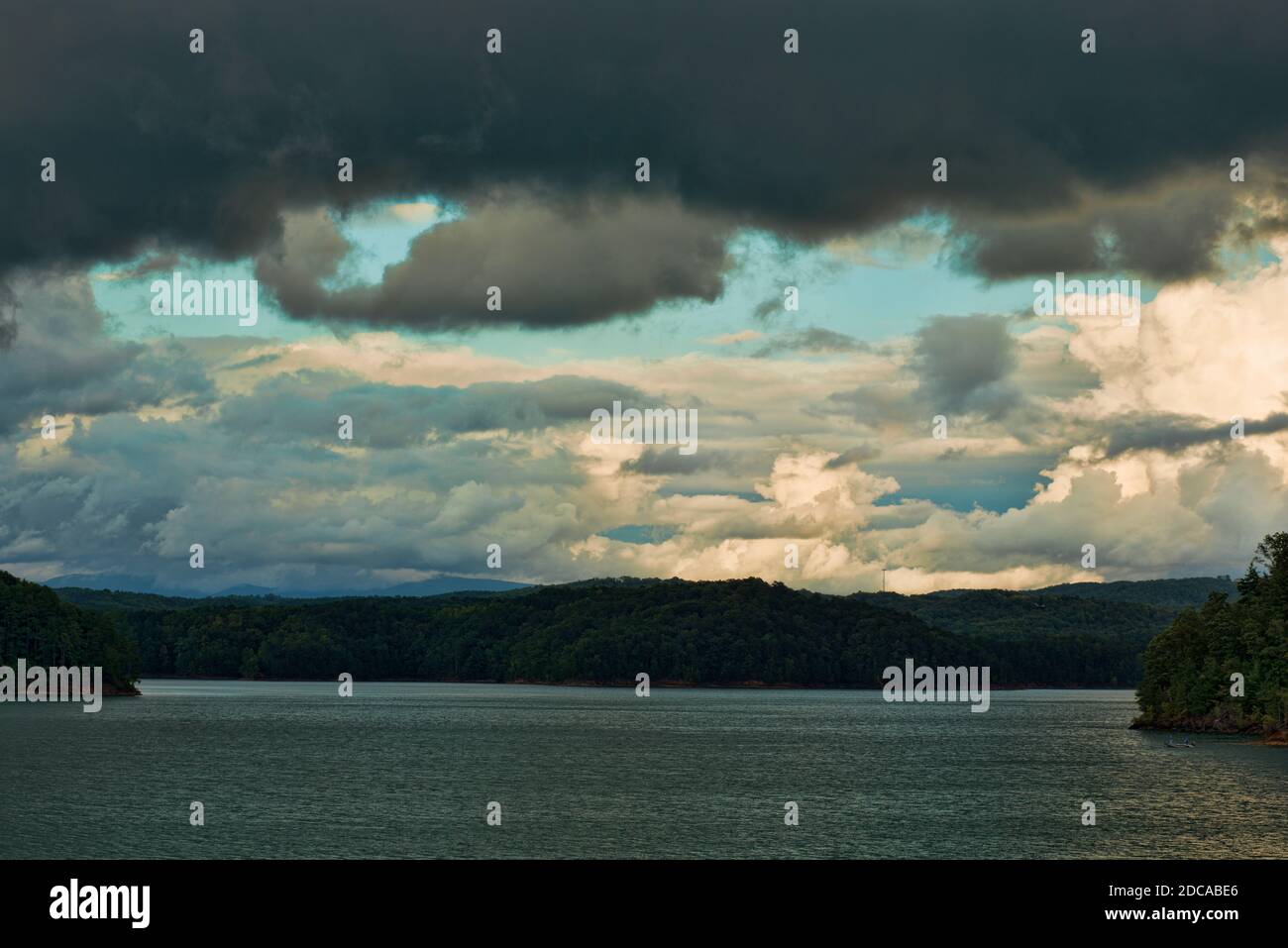 Giornata nuvolosa al carter Lake, Georgia, Stati Uniti Foto Stock