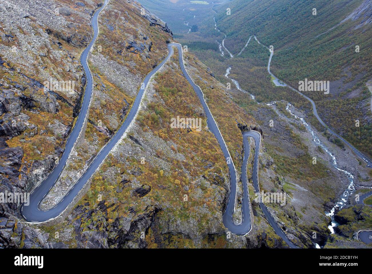 Strada di montagna serpentina Trollstigen, Norvegia, Opdal, Trollstigen, Andalsnes Foto Stock