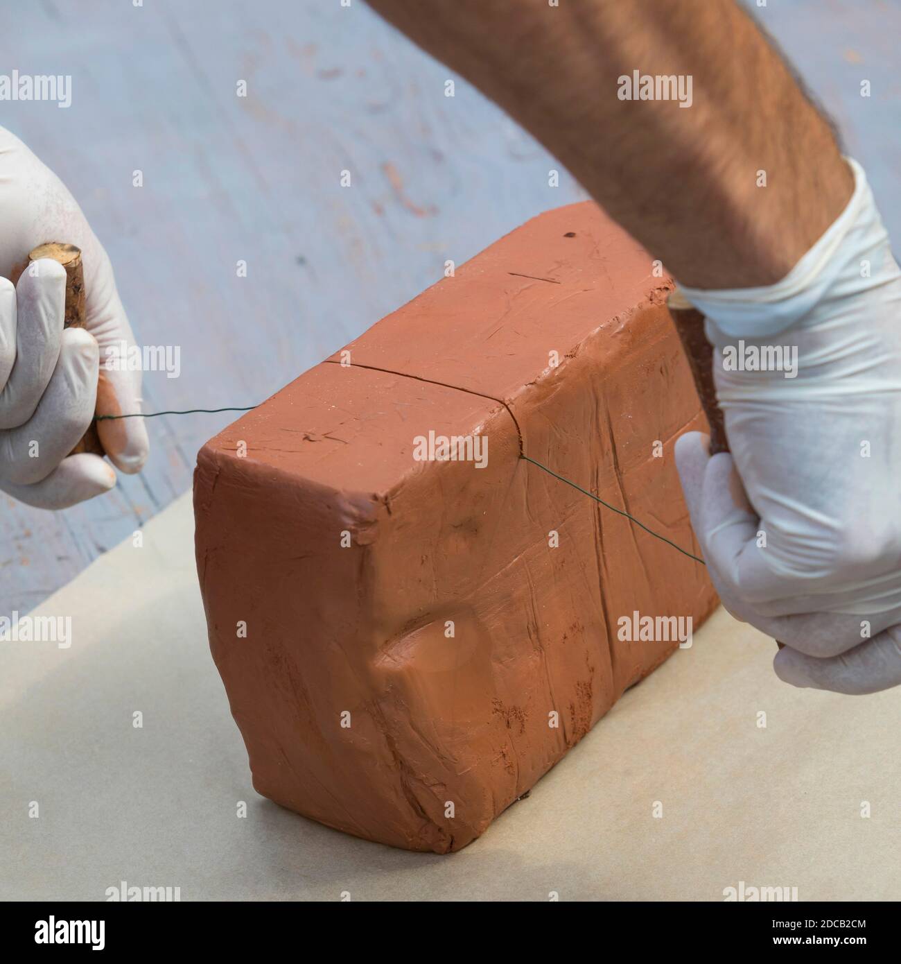 La scatola delle api è fatta di blocco di argilla, tagliato a pezzi, foto di serie 1/13, Germania Foto Stock