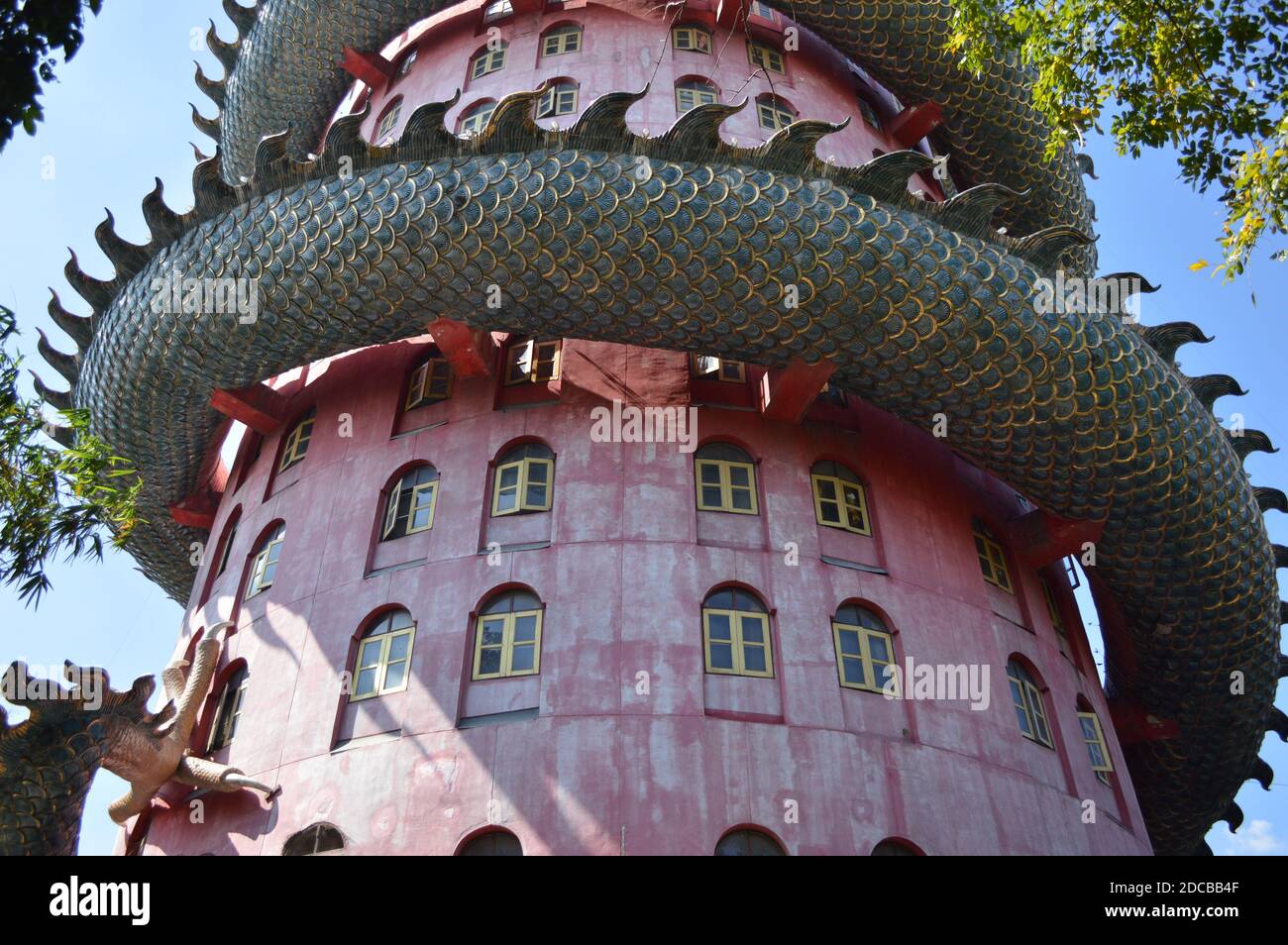 Tempio del Drago a Wat Samphran Foto Stock