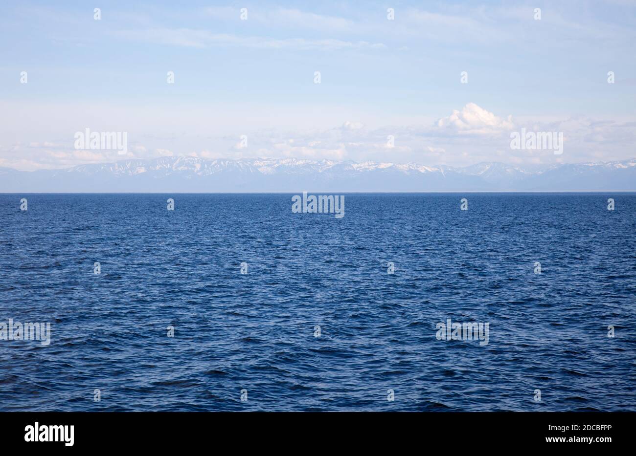 Vista del lago Baikal, Siberia. La Russia. Foto Stock