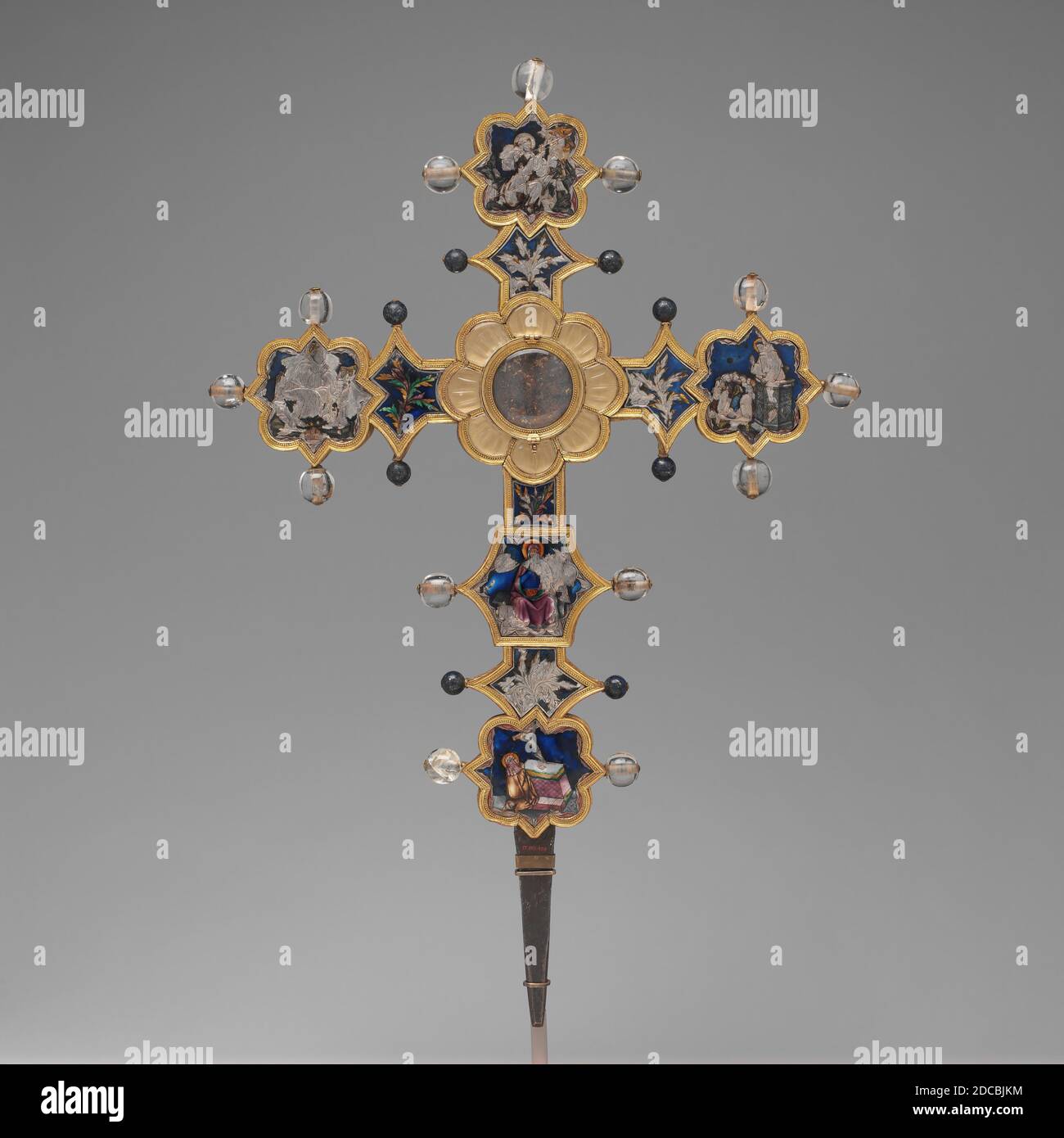 Croce reliquiaria, italiana, ca. 1366-1400. Gesù da un lato, e i santi legati a San Francesco dall'altro Foto Stock