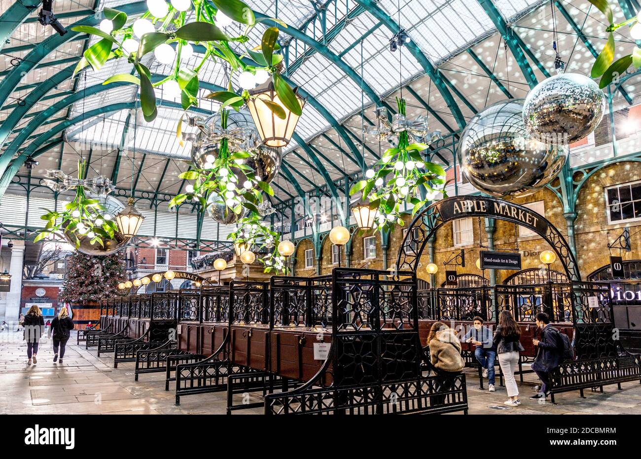 Covent Garden Market Interior a London UK Foto Stock