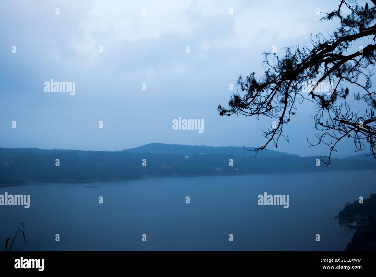 Il lago Umiam si trova a Shillong. L'immagine della vista aerea è presa al lago di Umiam shillong meghalaya india. Foto Stock