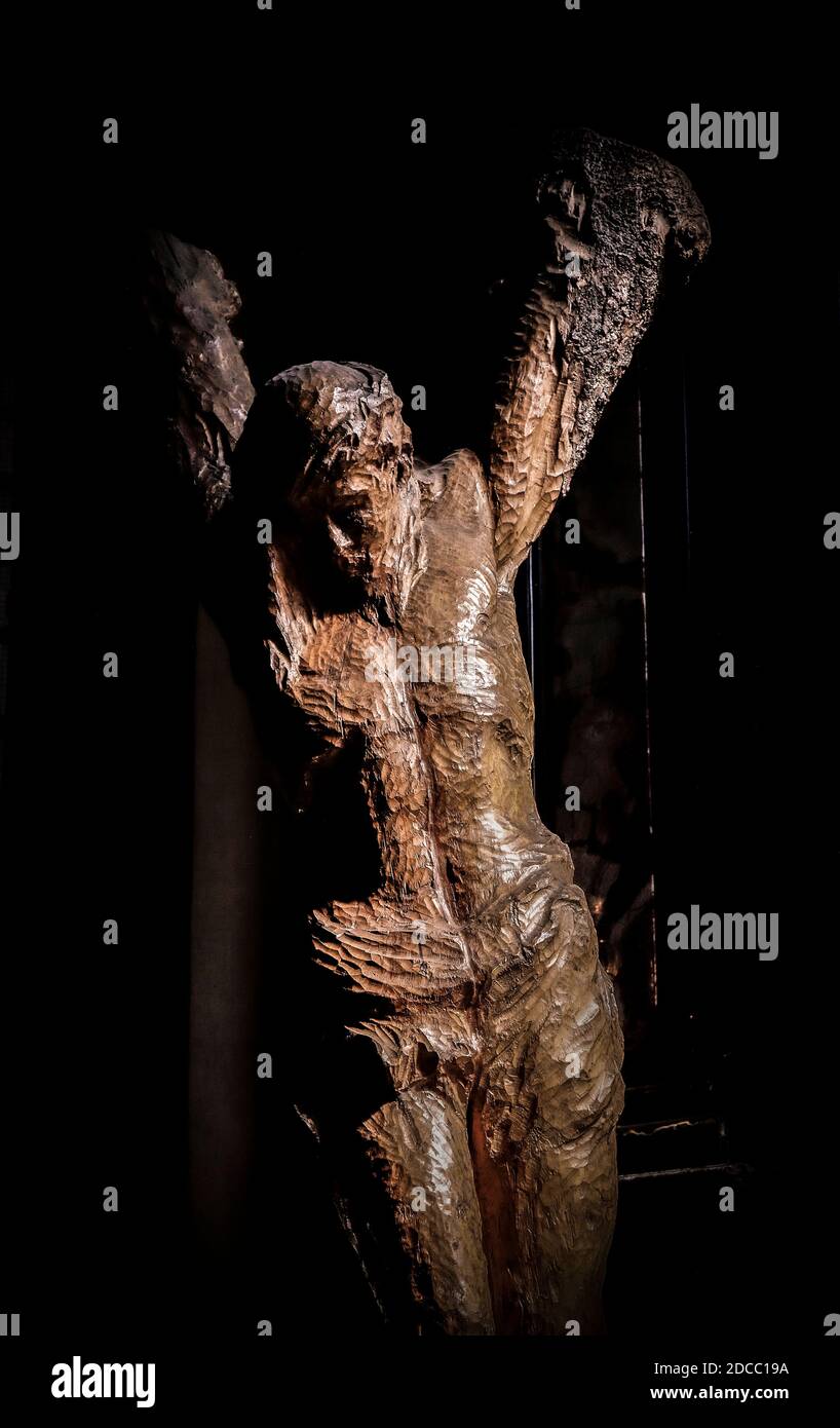 Italia Lombardia - Milano - Chiesa di Sant'Eustorgio - Crocifisso laterale cappella Foto Stock