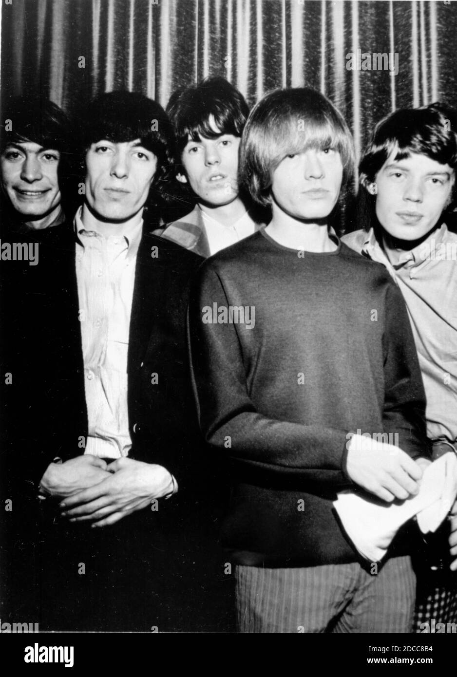 La rock band inglese The Rolling Stones posa per la telecamera. Foto Stock