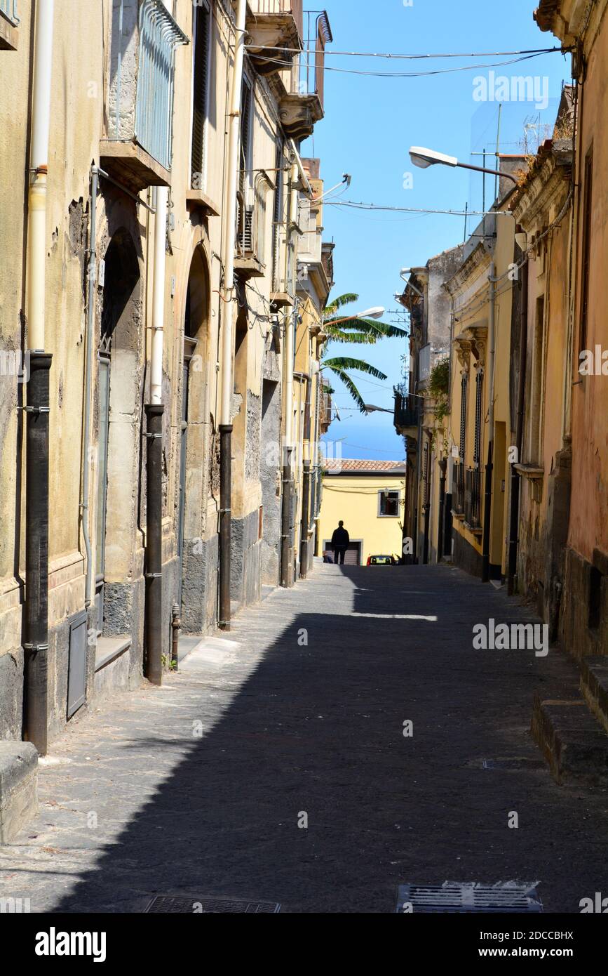Stradine nella città siciliana di Acireale Foto Stock Stradine nella città siciliana di Acireale Foto Stock
