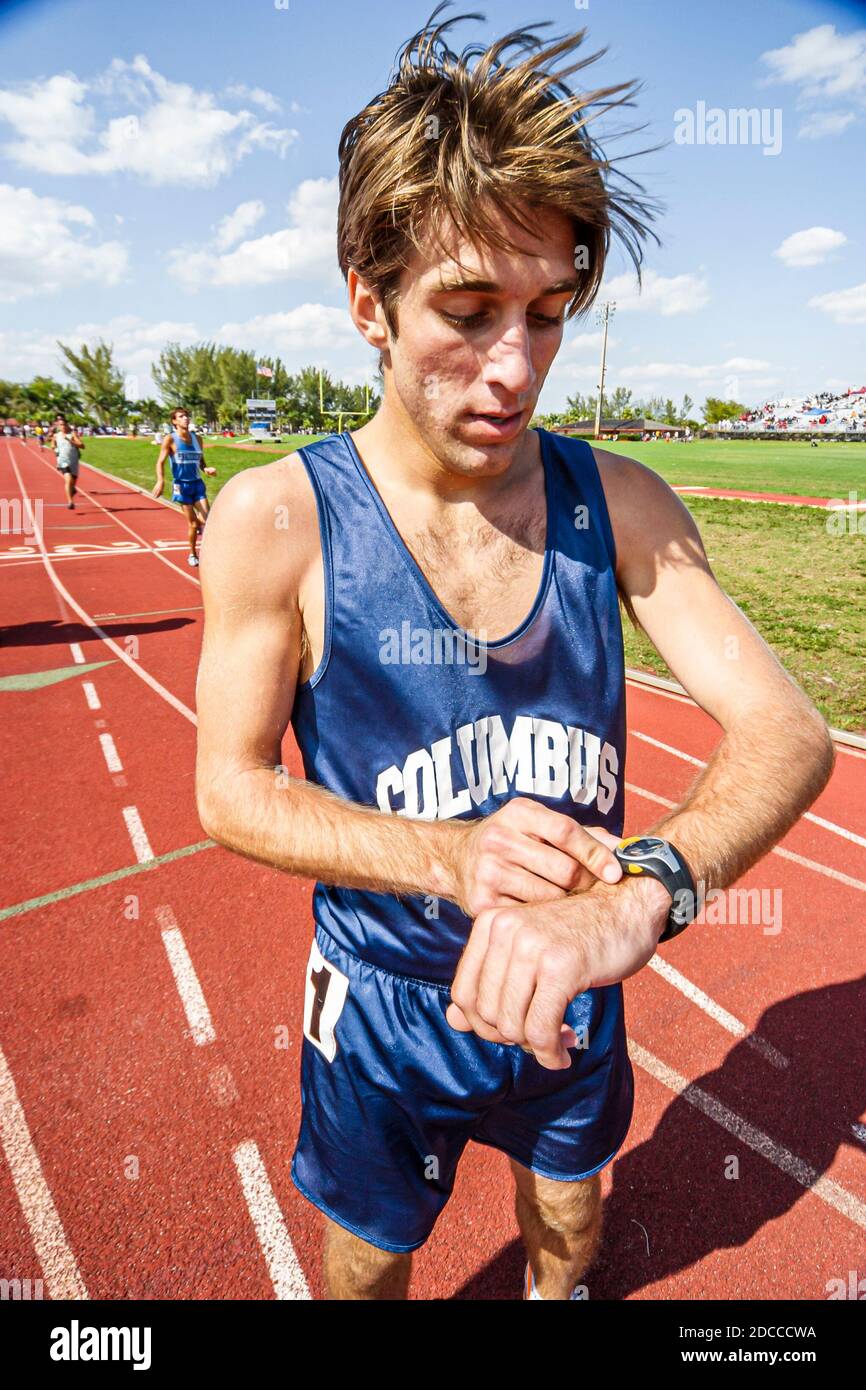 Miami Florida, Tropical Park Greater Miami Athletic Conference Championships, pista e campo studenti studenti della scuola superiore concorrente, runner set Foto Stock