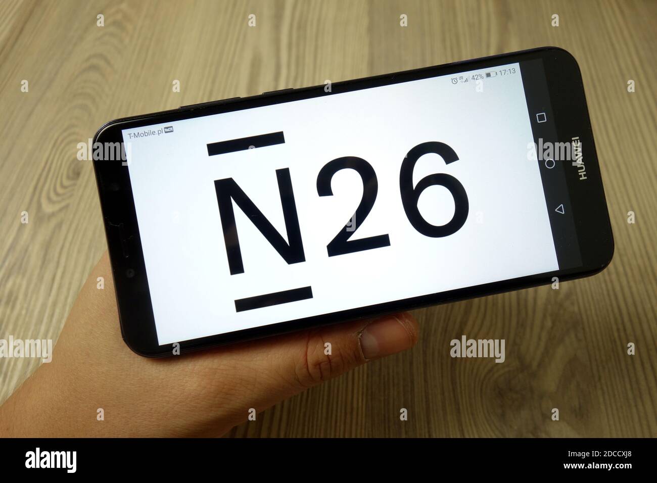 KONSKIE, POLONIA - 19 novembre 2019: Logo bancario N26 visualizzato sul telefono cellulare Foto Stock