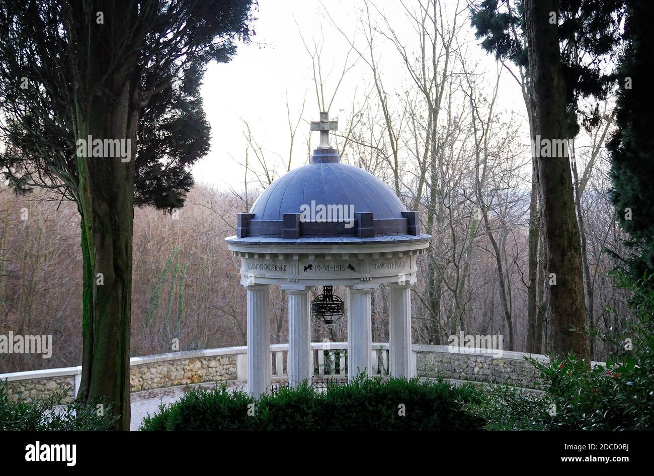 Veneto, Nervesa della Battaglia. Monumento a Francesco Baracca, asso dell'aviazione italiana durante la prima guerra mondiale. È stato abbattito proprio in questo posto. Foto Stock